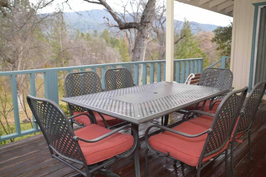 Beautiful 3 Bedroom Home Located Near Yosemite Oakhurst Buitenkant foto