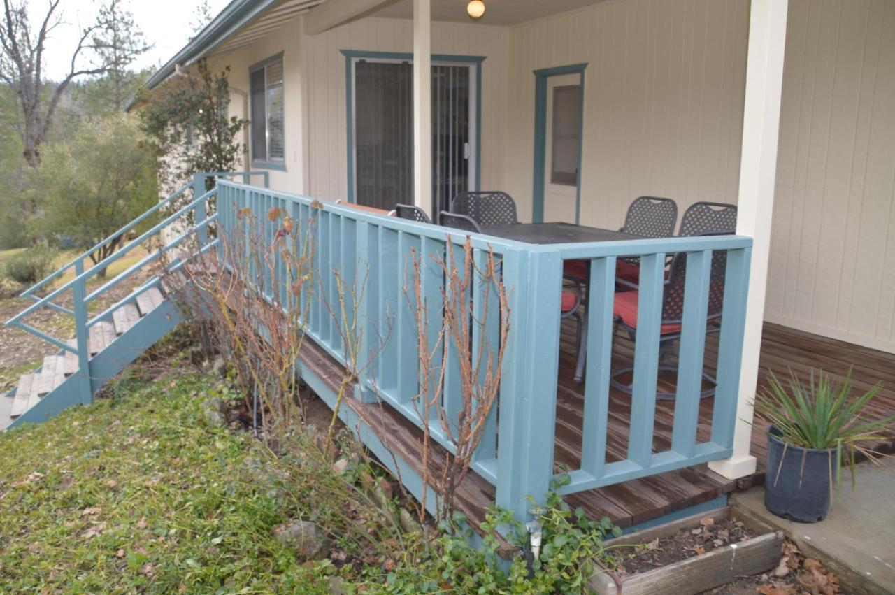 Beautiful 3 Bedroom Home Located Near Yosemite Oakhurst Buitenkant foto
