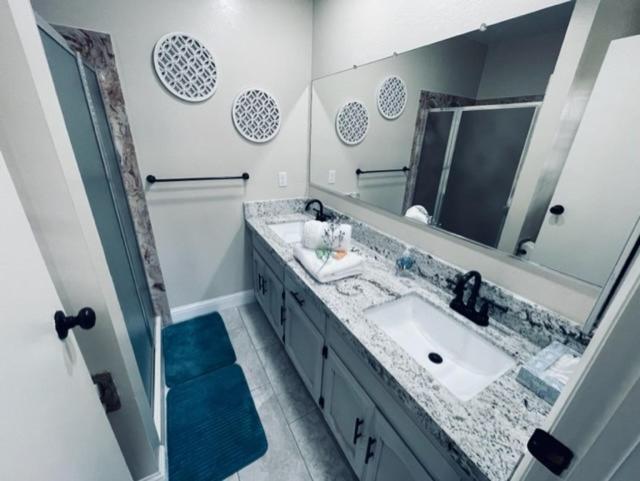Beautiful 3 Bedroom Home Located Near Yosemite Oakhurst Buitenkant foto